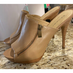 Tahari beige peep-toe platform mule heels with a side zipper size 9.5